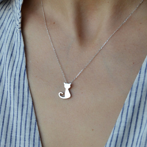 Collier de chat, pendentif de chat initial en argent, collier personnalisé pour les amoureux des chats, bijoux faits à la main, bijoux de chat personnalisés pour fille.