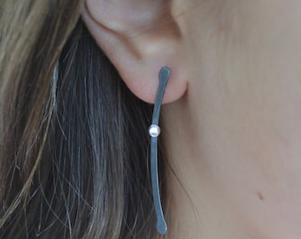 Silver bar earrings, assymetrical long earrings, Minimalist mismatched earrings. Oxidized silver contemporary earrings. Handmade jewelry.