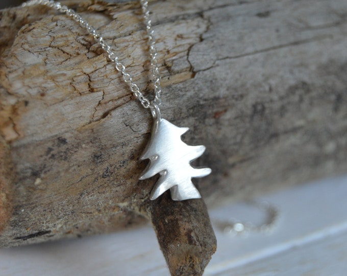 Pine tree silver necklace, ideal for Christmas gift. Nature inspired necklace for nature lovers. Botanical jewelry gift.