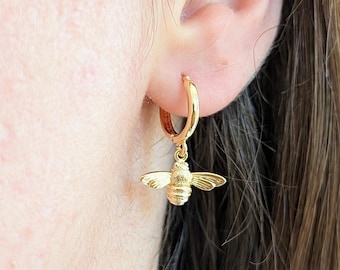 Bee Hanging Earrings Gold, Huggie Hoops with Bee Pendants, Honey Bee Jewelry, 18 Carat Gold Plated, minimalist, delicate, dainty