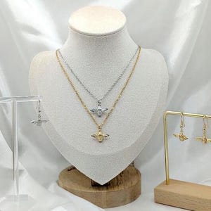 Bee Necklace Gold / Silver, Honey Bee Jewelry, Bee Chain with Pendant 18K Gold Plated / Platinum Plated, Pretty, Minimalistic, Dainty image 10