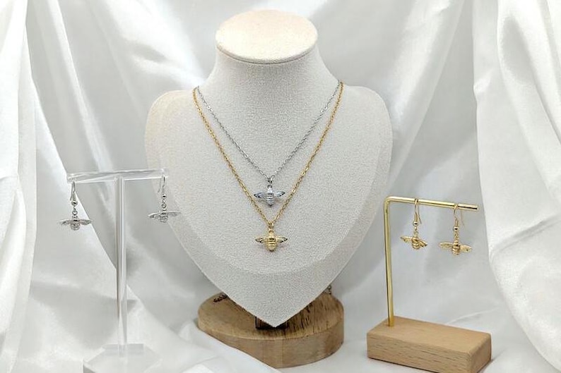 Bee Necklace Gold / Silver, Honey Bee Jewelry, Bee Chain with Pendant 18K Gold Plated / Platinum Plated, Pretty, Minimalistic, Dainty image 10