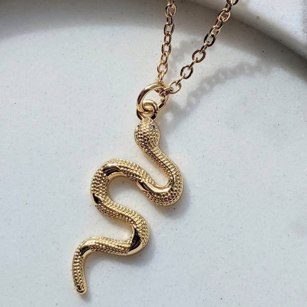 Snake Necklace Gold, Necklace with Snake Pendant, Golden Snake Jewelry, Snake Necklace, Animal Jewelry, Fun, Cute, Pretty, Chic
