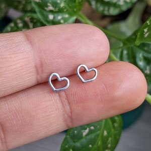 Boucles doreilles Heart Stud Argent, Boucles doreilles minimalistes Mini Heart 925 Sterling Silver, Mignon, Simple, Léger image 1