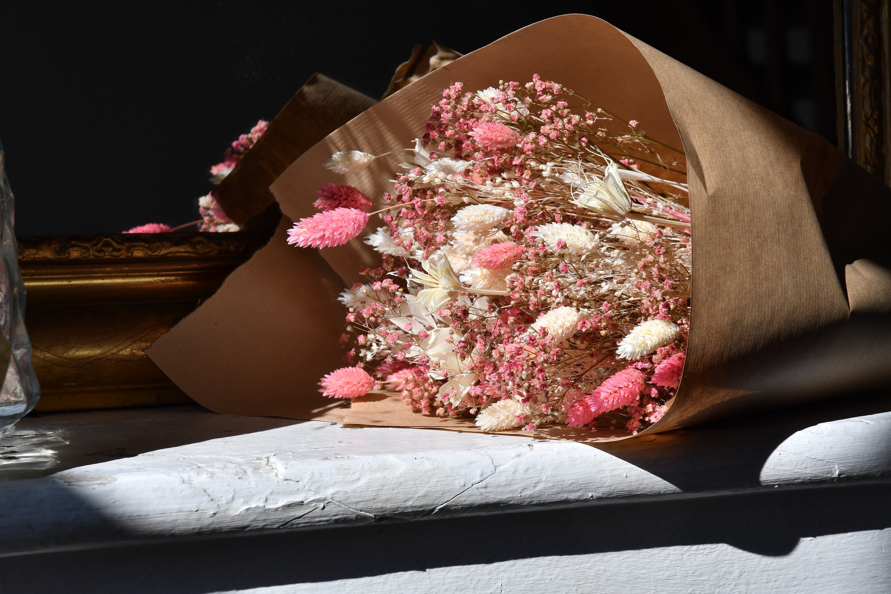 Bouquet de Fleurs Séchées Roses et Blanches