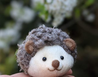 Tiny needle-felted hedgehog, felted baby animals, gift for hedgehog lovers [Made to order]