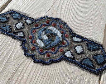 One Antique Beaded Applique with Metallic Thread Accents Art Deco (Ref:  A-6224/98 Box 2)