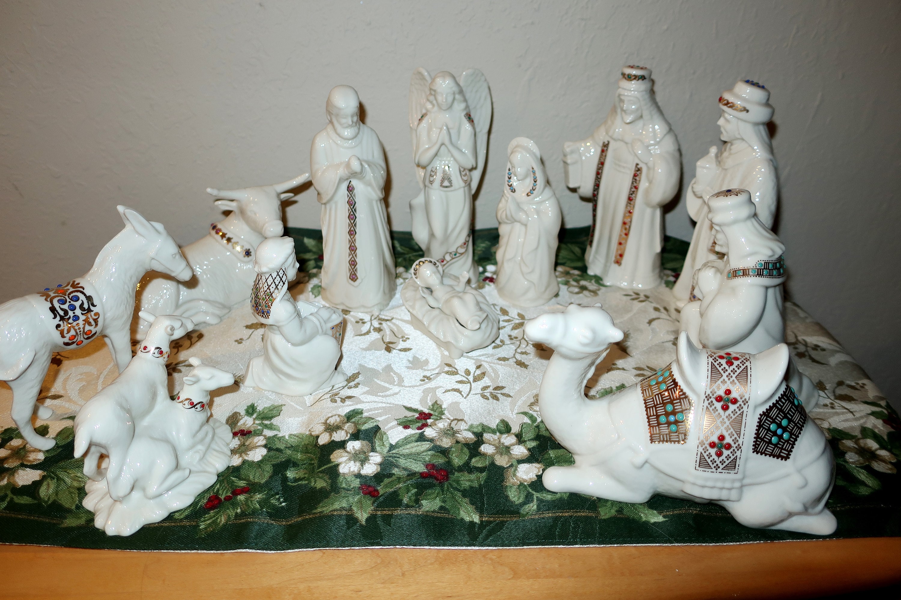 Lenox Nativity Set White