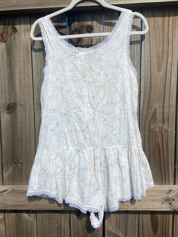 Vintage Cottagecore Babydoll Sleep Romper Size Medium Gem