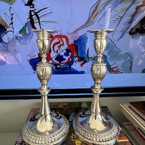 Par vintage utsmyckade silverpläterade ljusstakar tillverkade i Japan