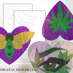 Puede incluir: Descarga digital de diseños de vidrieras en forma de corazón. Los diseños presentan una polilla, una hoja de cannabis y un ojo con elementos florales. La paleta de colores incluye morado, verde y dorado. El texto "DIGITAL DOWNLOAD" está en la parte inferior.
