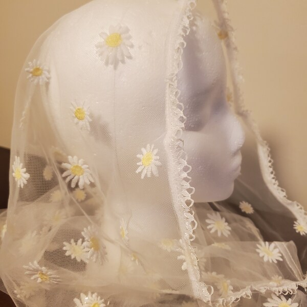 Infinity Chapel veil, daisy