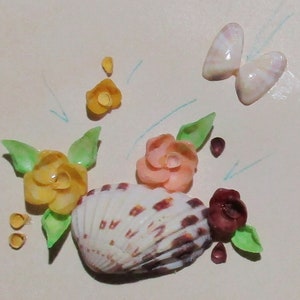 C.1940 Vintage Handmade Real Sea Shell Flower Design Brücke Tally Card T1-11