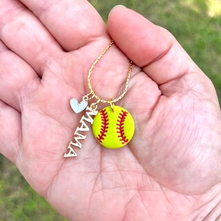 Orecchini A Forma Di Palla Da Softball Per Mamma – Con Scritta 'Mom' – Sportybella