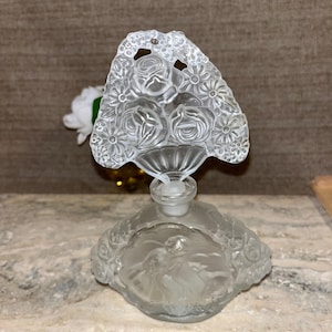 Vintage Tschechische Glasparfümflasche / gefrostetes Art-Deco-Blumenmuster