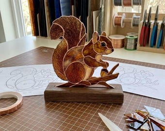 PDACE1282 Patrón de vidriera de ardilla, PDF de animales del bosque, diseño de vidrio Tiffany para bricolaje