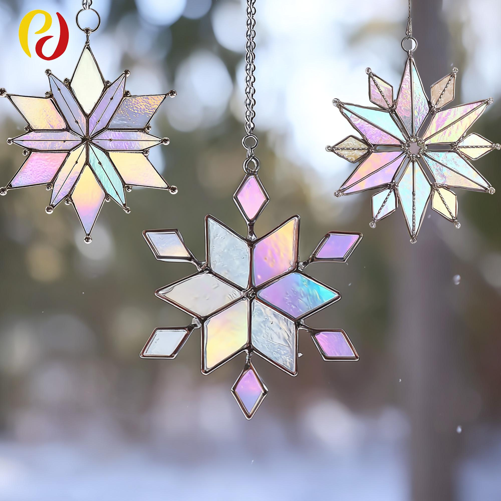 PDACE240 ステンドグラスの雪の結晶のパターン3枚セット、クリスマス