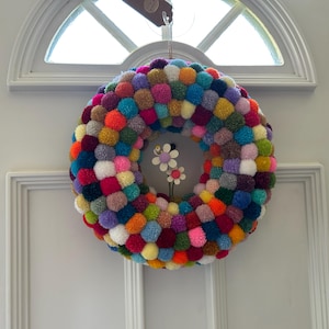 Pom pom wreath/Wreaths/ wall decor/ home decor/valentines/ gifts 4 her/ friendship gift/mother/daughter/house warming/xmas gift
