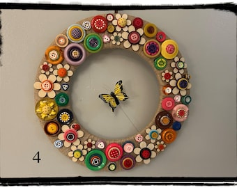 Button Blumenkranz mit Schmetterling Akzent, Home Decor