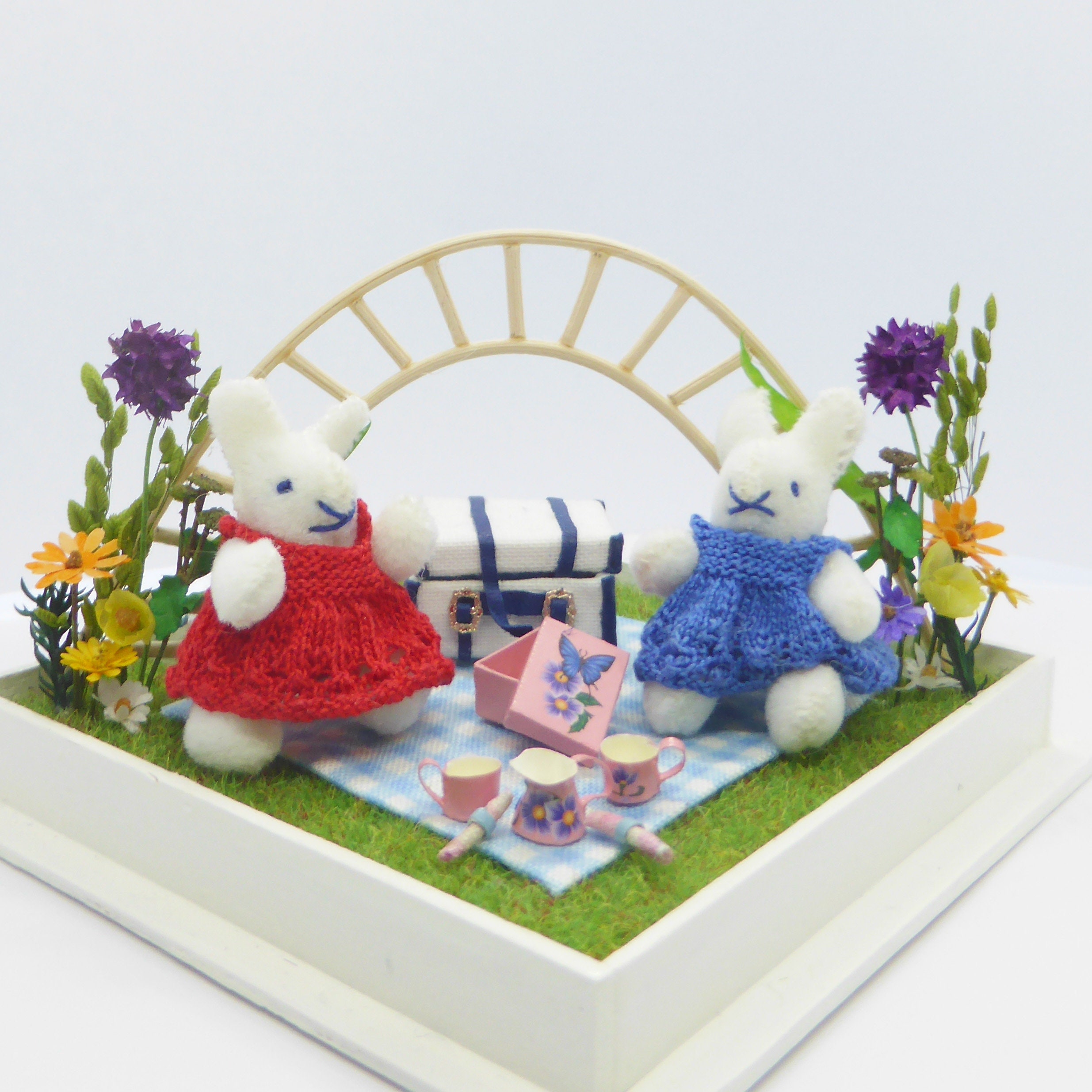 Picnic Rabbit Scene Etsy
