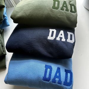 Embroidered Father&#39;s Day Gift Sweatshirt / Dad announcement / Gifts for expectant Dad / Surprise Gift / Papa Crewneck