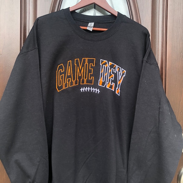 Best Seller Embroidered Cincinnati Bengals Sweater Unisex Gifts game dey Custom gifts Crewneck trendy cozy sweatshirt Burrow Super bowl