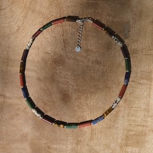 Collier '' l'audacieuse'' en pierres naturelles et argent 925