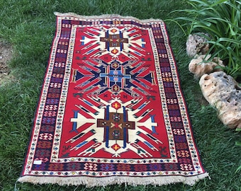 Vintage Soumak Kilim Rug: Handwoven Turkish Wool Area Rug (3’2”x4’2”ft)