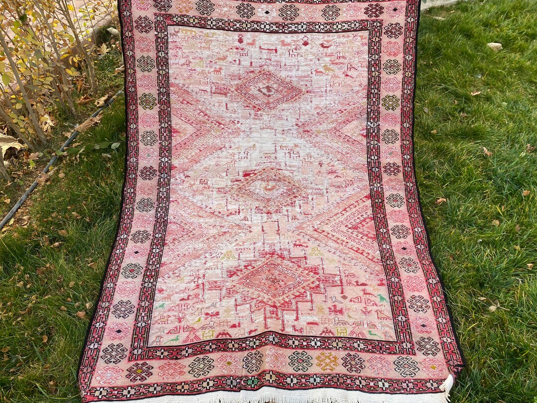 Sumac Rugs Handmade Pink Sumac Kilim Rug: Vintage Turkish Wool Area Rug (4’4”x3’2 ...