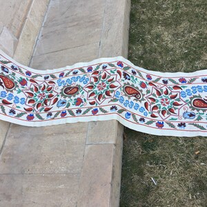 Suzani, Table Runner Suzani, Long Wall Hanging, Handmade Bedspread Suzani, Vintage Tablecloth, Cotton Table Runner, 6’x1’5”ft Home Decor