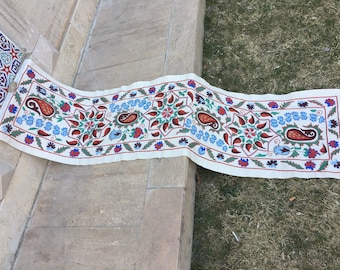 Vintage Floral Suzani Table Runner, Embroidered Cotton Wall Hanging (6’x1’6”ft)