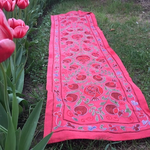 Suzani Runner, Handmade Table Runner, Long Wall hanging, Red Tablecloth, Vintage Suzani Tapestry, Pomegranate Suzani, Decorative Runner