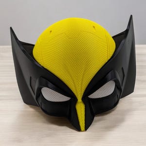 Wolverine Helmet Replica - High-Quality Modular Cosplay Prop