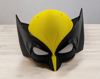 Wolverine Helmet Replica - High-Quality Modular Cosplay Prop