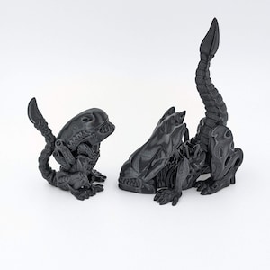 Queen Alien and warrior , cute, aliens, alien, xenomorph, Alien Romulus Fanart Figure - Handcrafted Sci-Fi Art