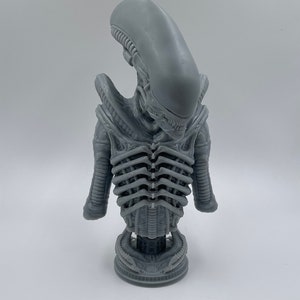 Alien Aliens Xenomorph AVP Weyland Yutani