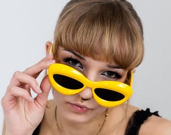 Y2K kiss kiss oversized sunglasses in caution yellow & black