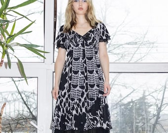 Vintage Y2K Dresses Unlimited abstract print layered midi dress in black & white
