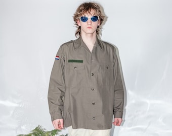 90's Vintage army thick button down shirt in khaki green