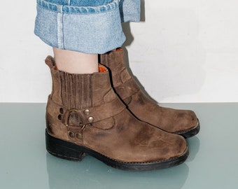 Vintage western style leather ankle boots in brown