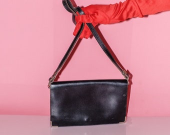 Vintage Y2K minimal envelope leather crossbody bag in black