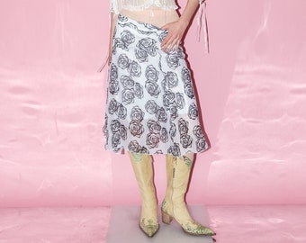 Vintage Y2K chic flowy rose print skirt in white & black