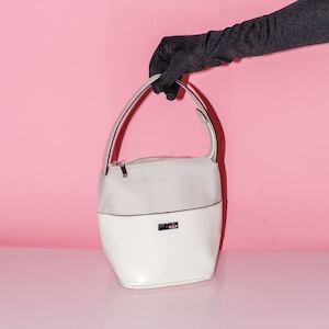 Vintage Y2K minimal bucket bag in beige & off white