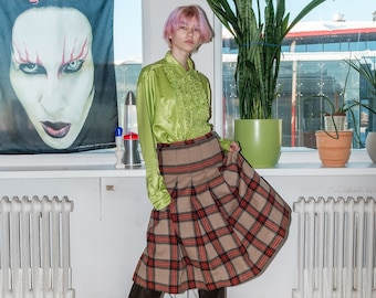 Vintage warm plaid skirt in red and beige