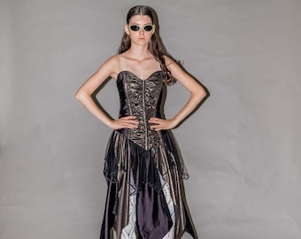 Vintage Y2K red carpet witch dress in black an gold