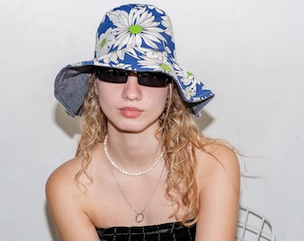 Y2K Vintage double-sided bucket hat in denim / floral blue