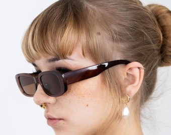 Y2K minimalistic rounded sunglasses in clear brown & black