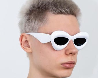Y2K kiss kiss oversized sunglasses in white & black