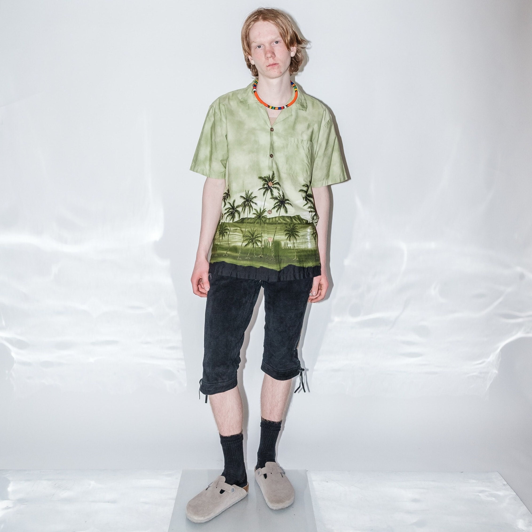 Vintage Y2K palm print Hawaii button up in green tones