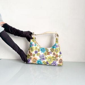 Vintage Y2K amazing floral hobo bag in white & pastels image 5